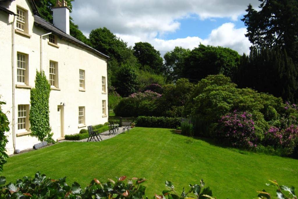 Plas Yn Yale With Mountain Views From All Windows Wrexham Exterior foto
