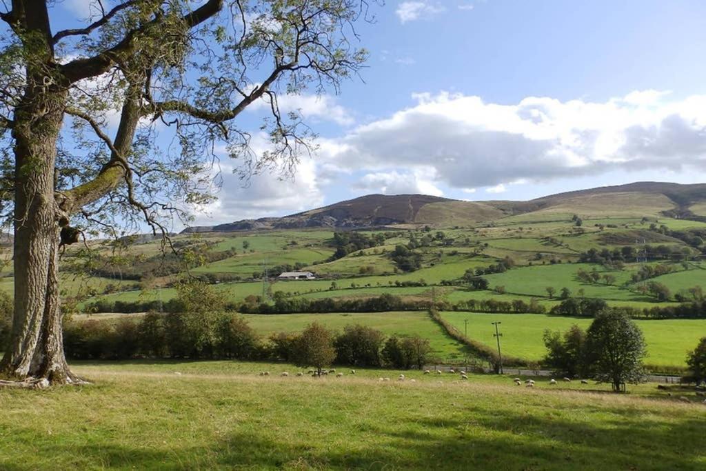 Plas Yn Yale With Mountain Views From All Windows Wrexham Exterior foto