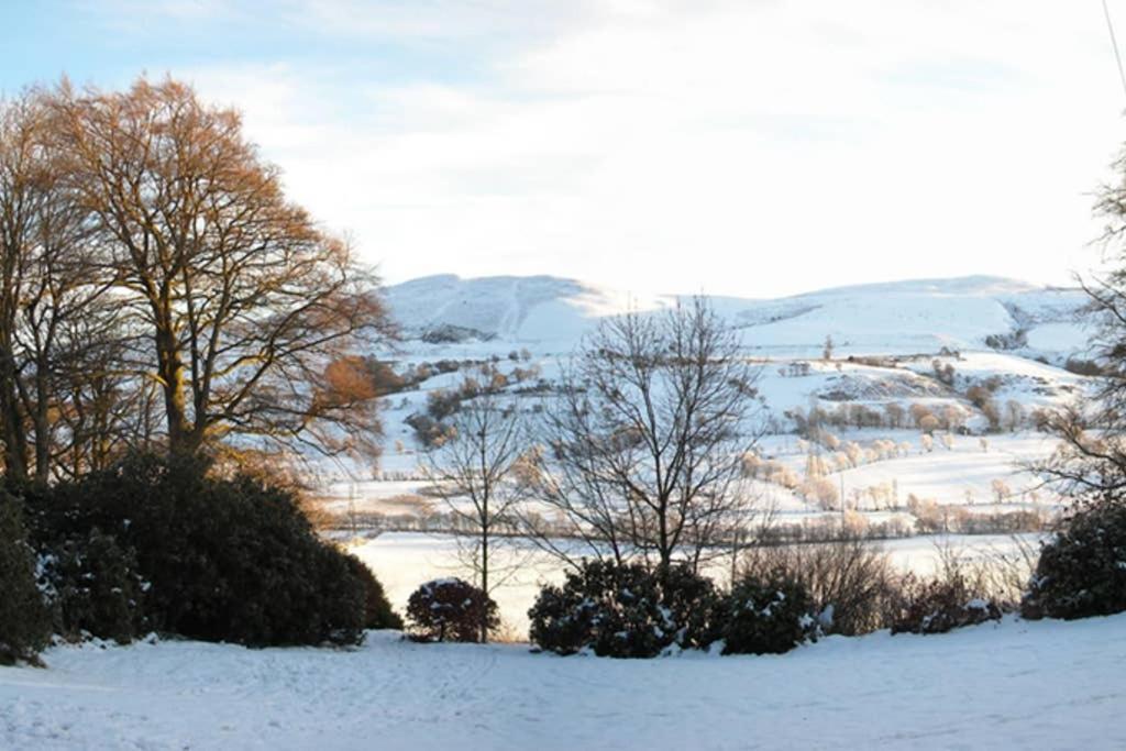 Plas Yn Yale With Mountain Views From All Windows Wrexham Exterior foto